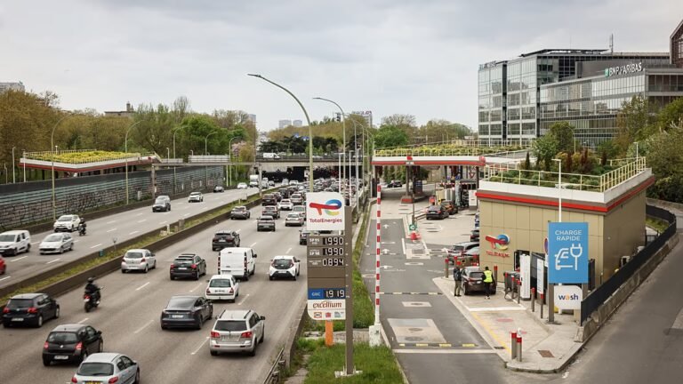 TotalEnergies fährt Großraffinerie hoch, sichert Frankreichs Treibstoffversorgung