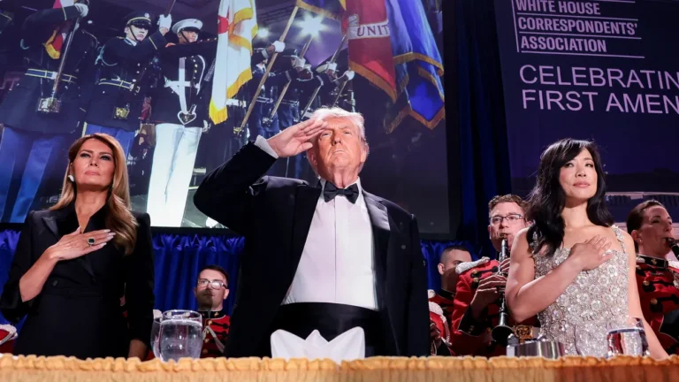 Schüsse bei Korrespondentengala: Trump fühlt sich durch Anschläge auf sein Leben »geehrt«