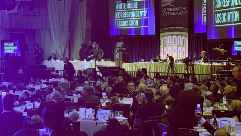 Korrespondentendinner des Weißen Hauses: Was über die Schüsse beim Korrespondentendinner bekannt ist