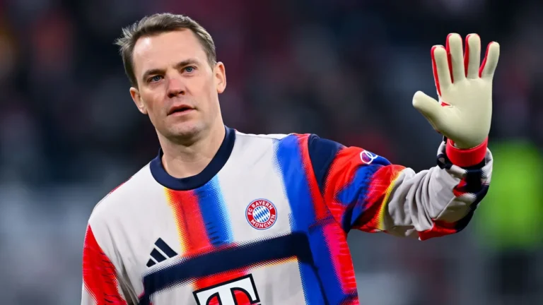 Fußball-Bundesliga: Berichte: Bayern-Torwart Neuer will bis 2027 weitermachen
