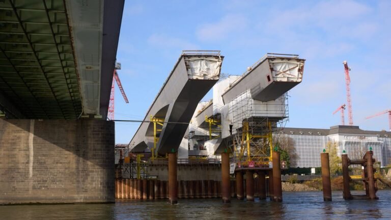 Wirtschaftspolitik: Industriepaket für mehr Flächen, Fachkräfte und Forschung