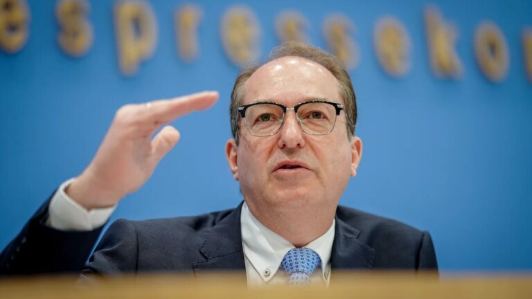 Dobrindt schließt höheren Spitzensteuersatz nicht aus – Politik