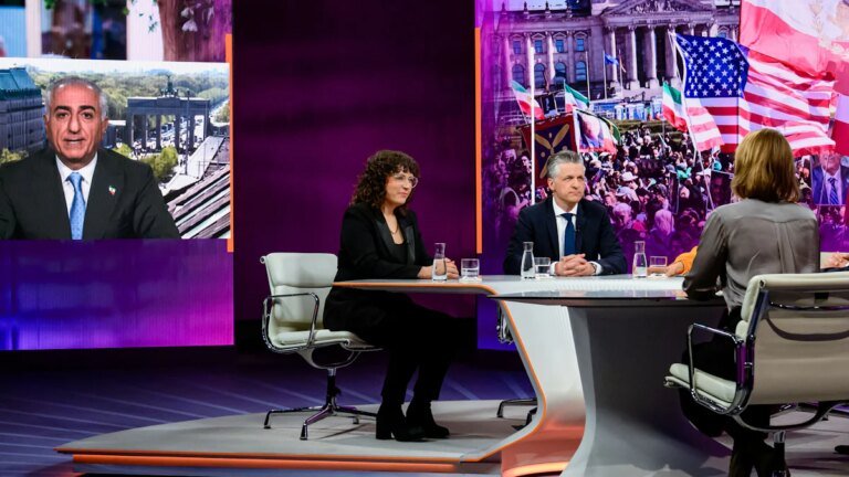 „Maybrit Illner“: Palavern mit Pahlavi