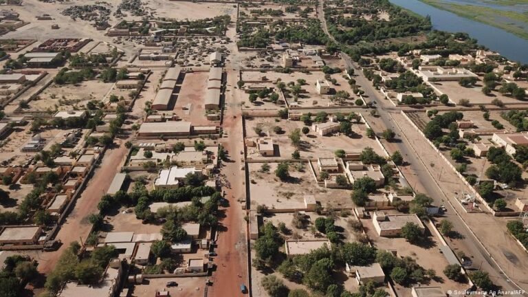 Schüsse und Detonationen in mehreren Städten Malis
