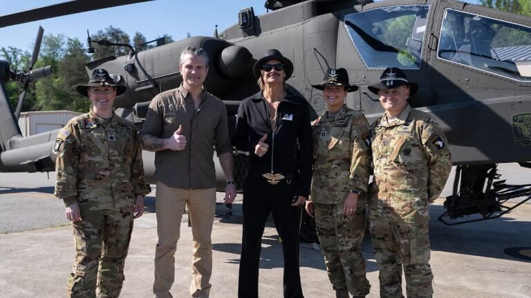 Erneut Empörung wegen US-Musiker: Hegseth lässt Kid Rock in Militärhubschrauber fliegen