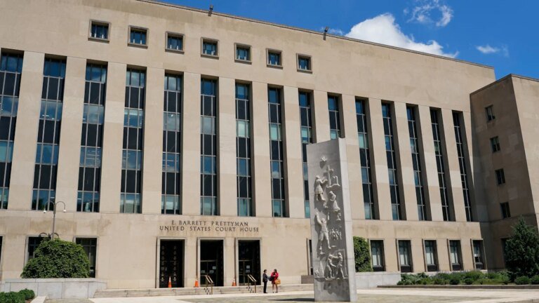 USA News: Mutmaßlicher Schütze bei Gala-Dinner wegen Mordversuchs an Trump angeklagt – Politik