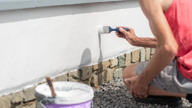 Haus instand halten: Um diese Dinge sollten sich Eigentümer nun kümmern