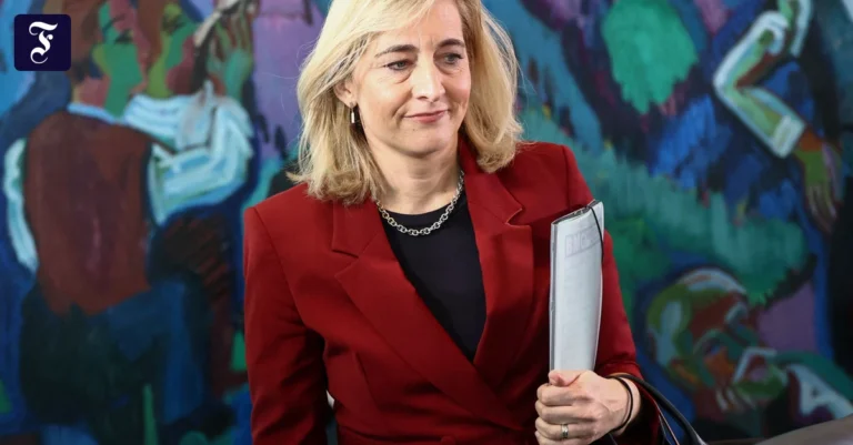 Liveblog Bundespolitik: Bundesregierung beschließt Gesundheitsreform und Eckpunkte für Haushalt 2027