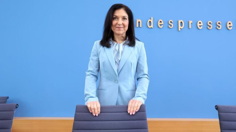 Wachstum 2026: Regierung halbiert Prognose wegen Irankrieg