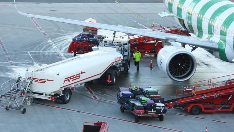 Kerosin-Krise: Wie teuer wird mein Urlaub wirklich?