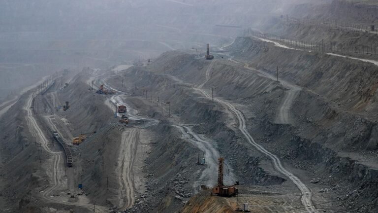 Wettlauf um Usbekistans Kupfer | tagesschau.de