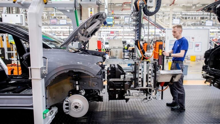 Krieg, Zölle und hohe Kosten – Industrieverband BDI kappt Prognose