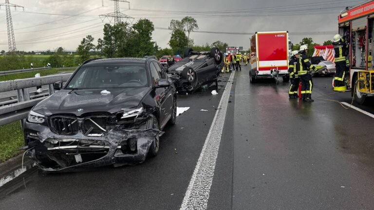 Tödlicher Unfall bei Kerpen: Frau stirbt, Kind schwer verletzt