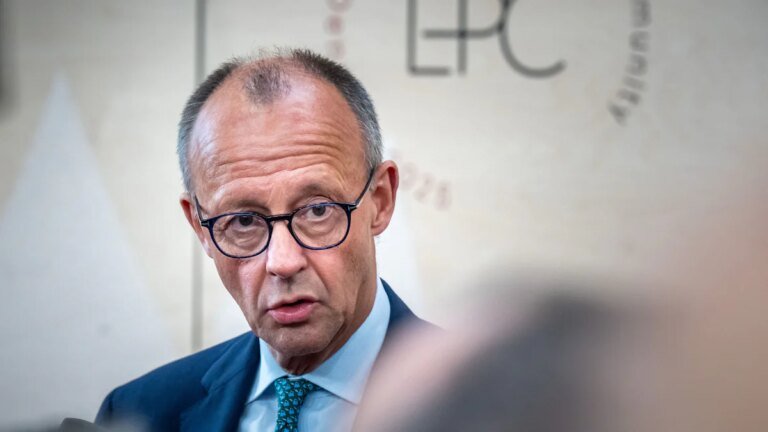 Liveblog zur Bundesregierung: Merz rechnet aktuell nicht mit US-Mittelstreckenraketen – Politik