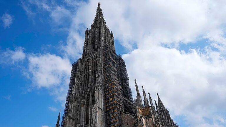 Ulm oder Barcelona – Wer hat den höchstem Kirchturm der Welt?