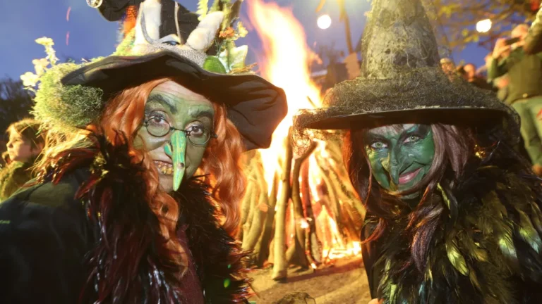 Brauchtum: Hexen und Teufel tanzen ums Feuer: Walpurgis im Harz