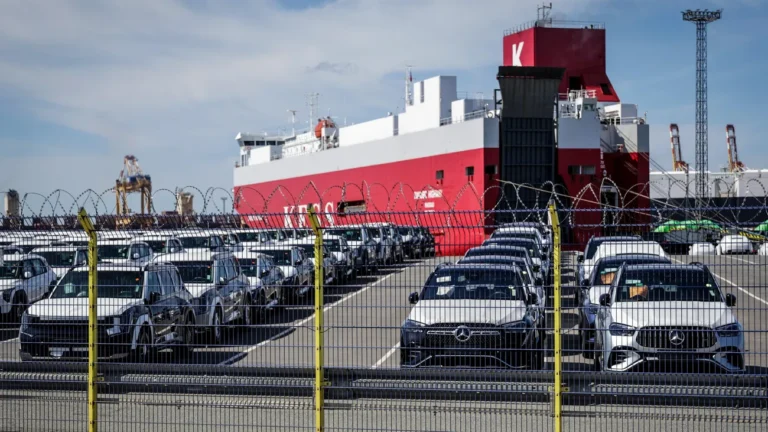 US-Zollpolitik: US-Präsident Trump kündigt Zollerhöhung für Autos aus der EU an