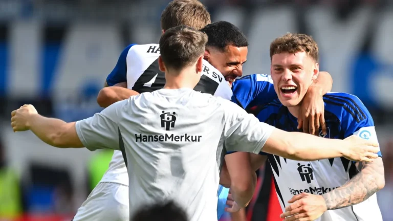 Fußball-Bundesliga: HSV bleibt drin: «Lohn für die harte Arbeit»
