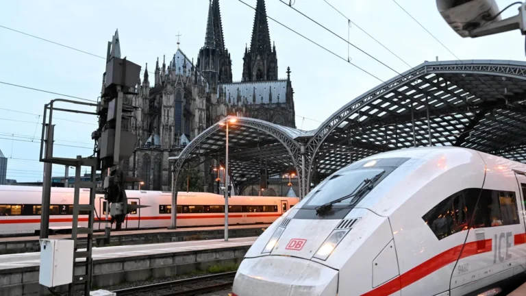 Deutsche Bahn: Bahn im April pünktlicher, doch jeder dritte ICE ist zu spät