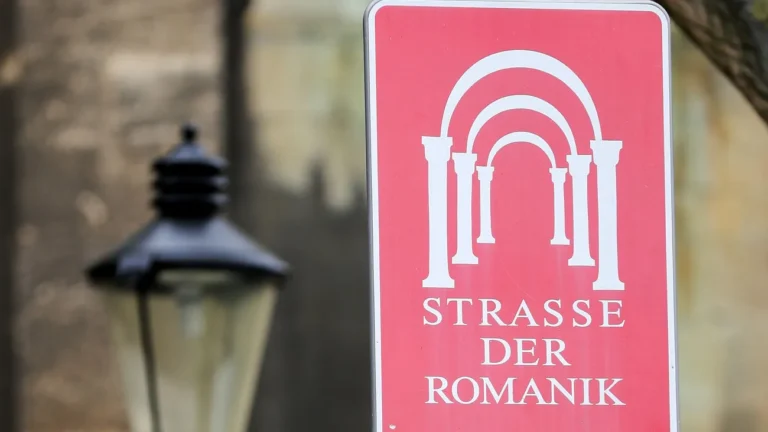 Auszeichnungen: Romanikpreis für Steinmetz und Schülertheater