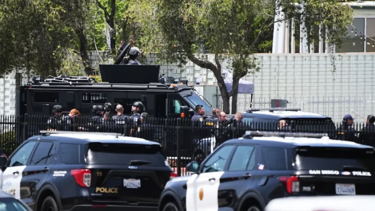 Großeinsatz: Polizei sucht Schützen an islamischem Zentrum in San Diego