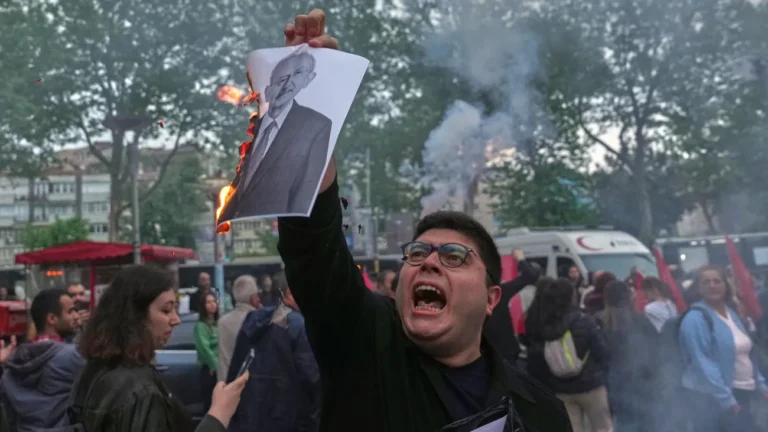 Türkei: Proteste gegen Entmachtung von türkischem Oppositionschef Özel