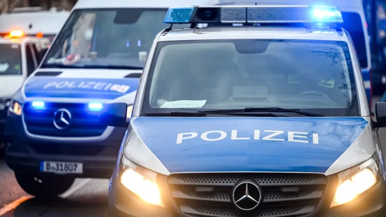 Täter flüchtig: Sondereinheit ermittelt nach Schuss auf 25-Jährigen