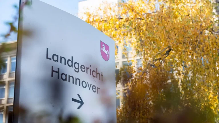 Prozess: Arzt räumt Fotos von narkotisierten Patientinnen ein