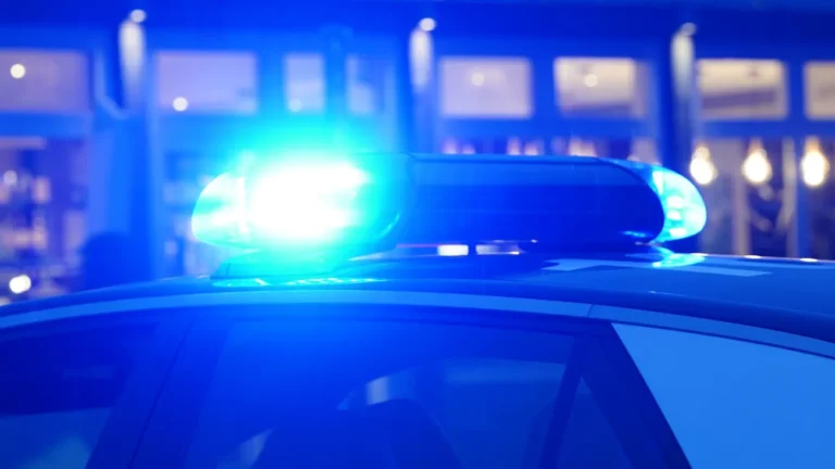Polizei ermittelt: Streit auf Edith-Stein-Platz endet mit Stichverletzung