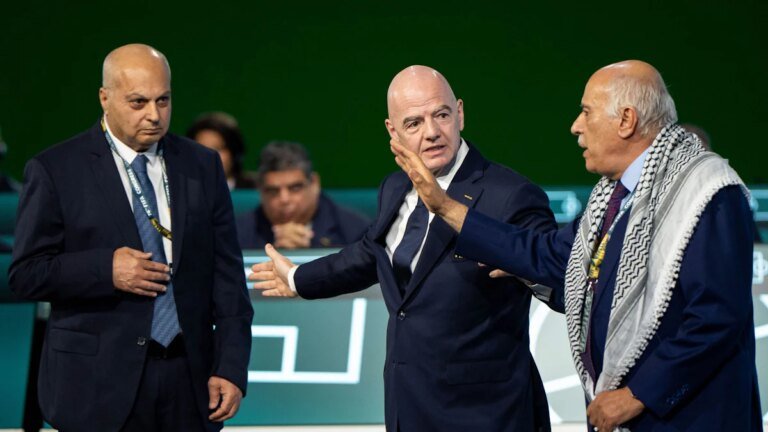 Fifa-Kongress: Ein verweigerter Handschlag stört Infantinos Inszenierung