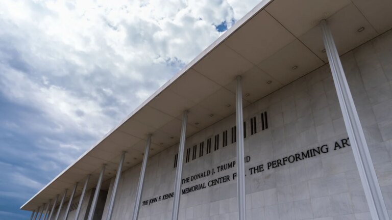 USA News: Trumps Name muss vom Kennedy-Center entfernt werden – Politik