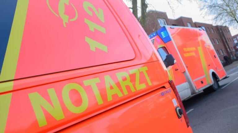 Unfälle: Von Bus überfahren – Zwei Menschen lebensgefährlich verletzt