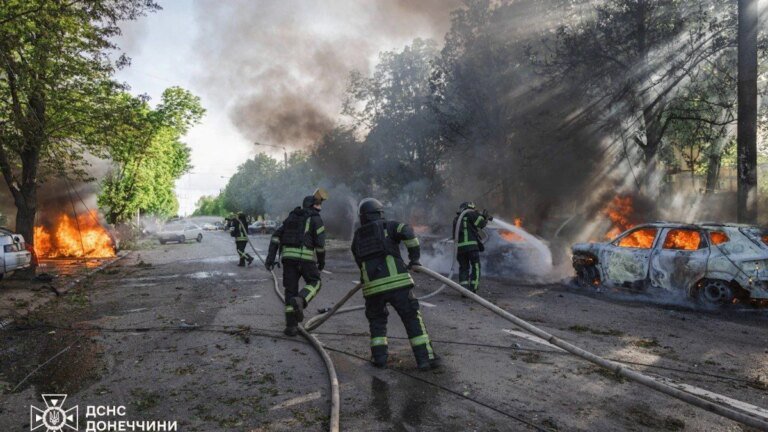 Ukraine News: Kurz vor geplanter Feuerpause: Mehr als 20 Tote bei russischen Angriffen in der Ukraine – Politik