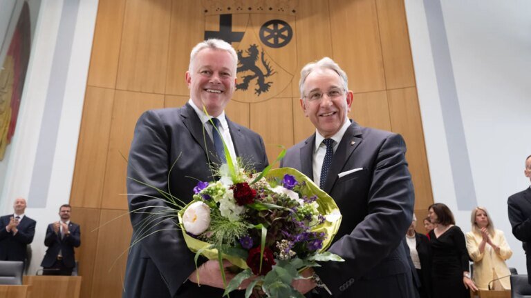 Rheinland-Pfalz: Landtag wählt Gordon Schnieder zum neuen Ministerpräsidenten – Politik