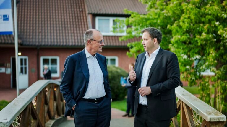 Liveblog zur Bundesregierung: Merz: „Und bitte träume niemand von Neuwahlen“ – Politik