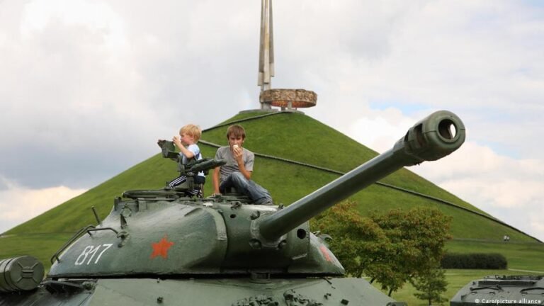 Schulkinder in Belarus werden auf Krieg gedrillt