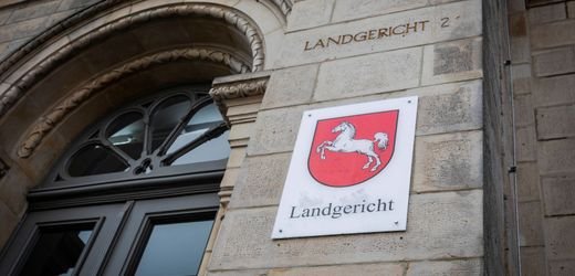 Osnabrück: Orthopäde filmt und missbraucht Patientinnen – fünfeinhalb Jahre Haft