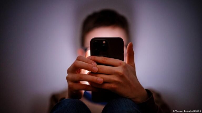 Kinder im Internet: Sexuell belästigt und manipuliert