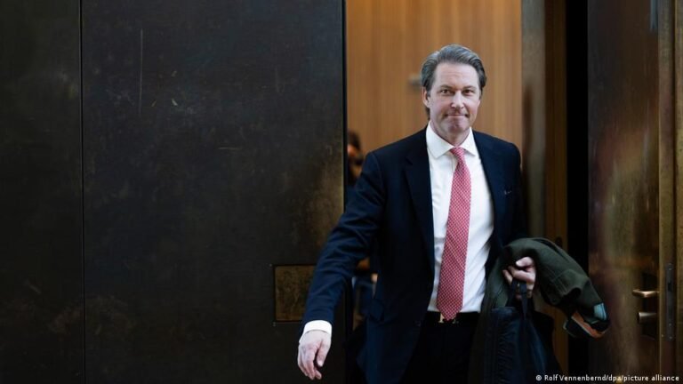 Deutschlands Maut-Debakel: Prozess gegen Ex-Minister Scheuer