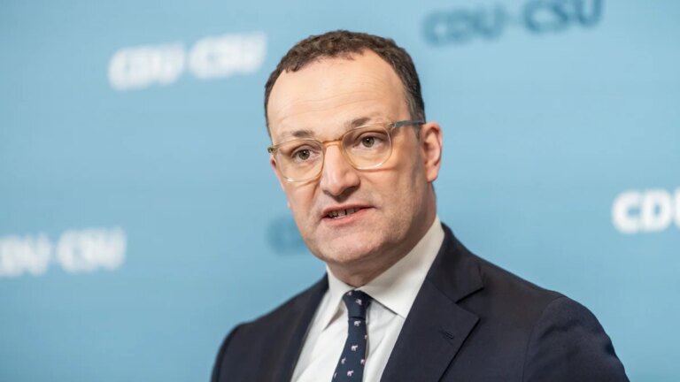 Liveblog zur Bundesregierung: Spahn stellt sich zur Wiederwahl als Fraktionschef – Politik