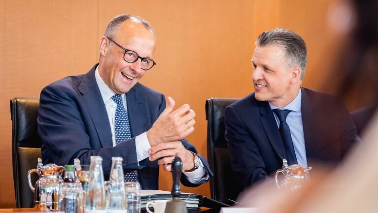 „Das bringt uns nirgendwo hin“: Frei warnt vor „unfruchtbarer Debatte“ um Kanzler Merz