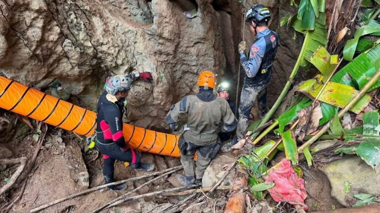 „Nicht mehr viele Orte übrig“: Hoffnungen für zwei Vermisste in überfluteter Höhle schwinden