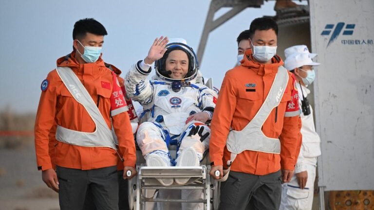 Mission „Shenzhou 21“: Drei chinesische Raumfahrer zurückgekehrt