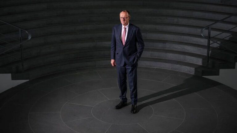 Personalspekulationen: Um Friedrich Merz wird es einsam