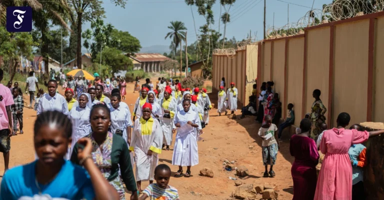 Ebola im Kongo: Über 900 Verdachtsfälle gemeldet