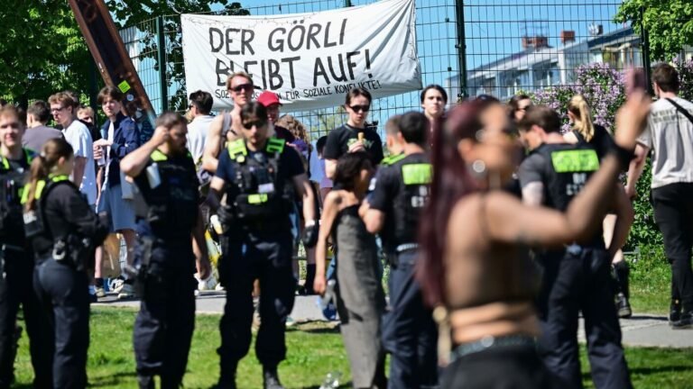 1. Mai: Viel los in Kreuzberg