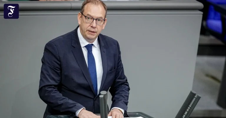 Liveblog Bundespolitik: Polizeigewerkschaften warnen vor AfD-Regierung in Sachsen-Anhalt