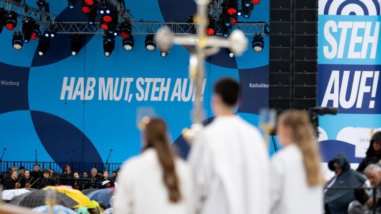 Bischof Wilmer zum Katholikentag: „Kirche muss politisch sein“