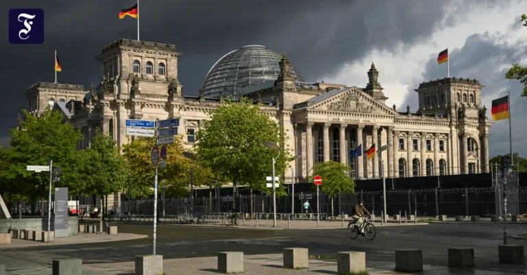 Die AfD und die Macht: Warum Beamte wichtig sind
