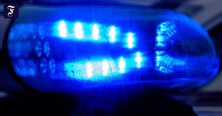 Frau betritt Grundstück und wird von Selbstschussanlage verletzt